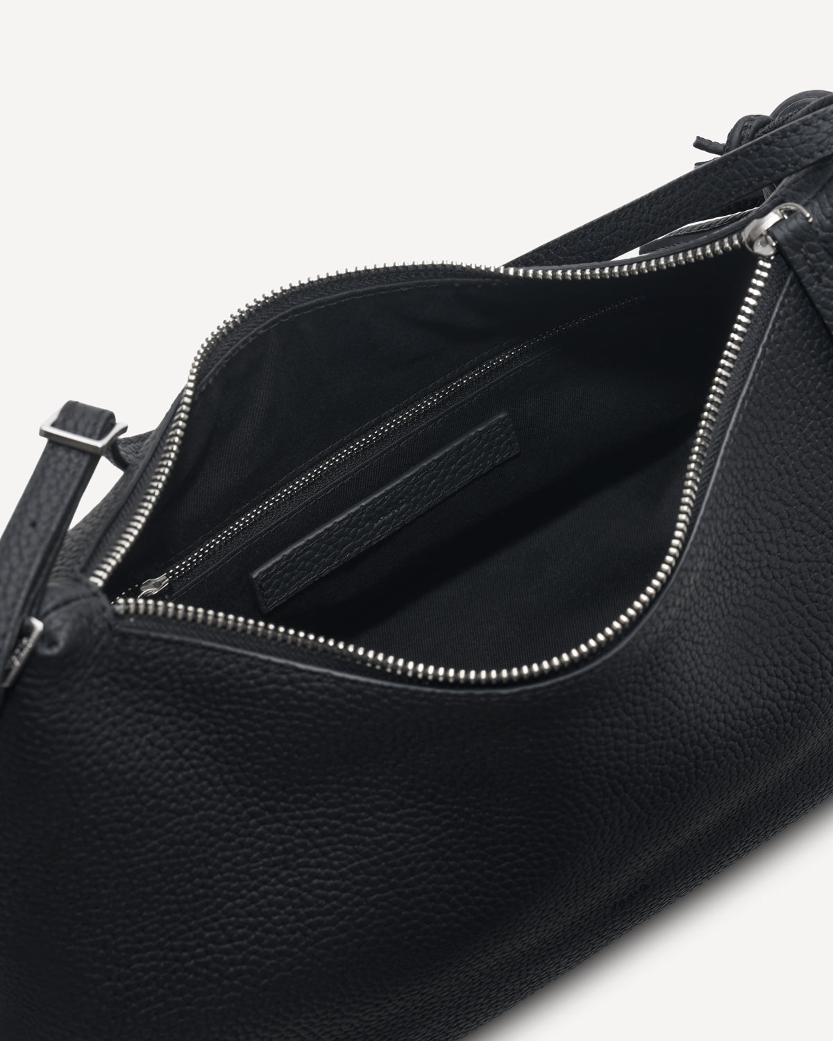 COVE - Black
